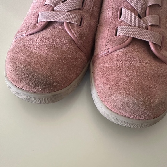 REPOSHING Vionic Pink Jean Suede Sneakers...scuffed and soiled - Picture 11 of 13